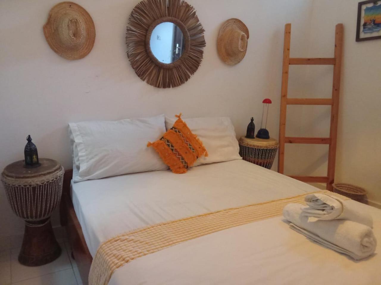 Surfer Rosa Hostel Tamraght Eksteriør bilde